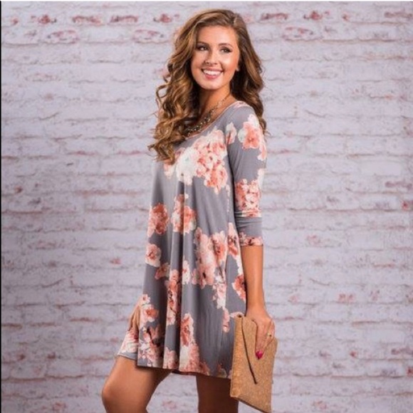 Dresses & Skirts - 🔻🔻FINAL PRICE🔻🔻3/4 sleeve floral dress